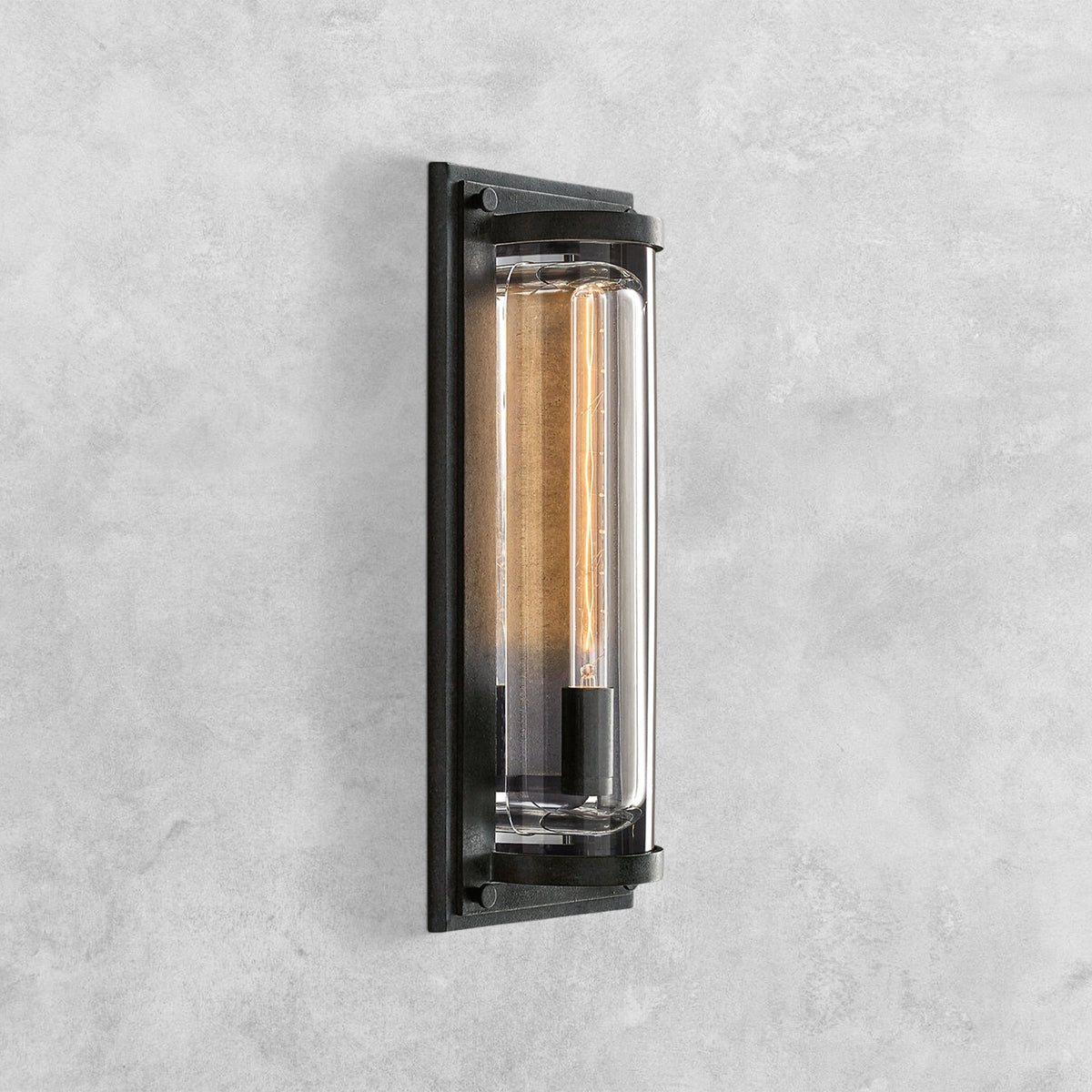 Saver Grand Round Sconce