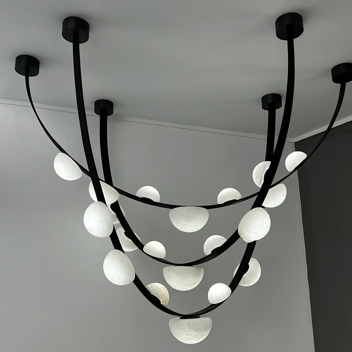 Dew Drops Alabaster Chandelier - L 188cm x H 120cm / L 74″ x H 47.2″Black & WhiteWarm Lightgayusan