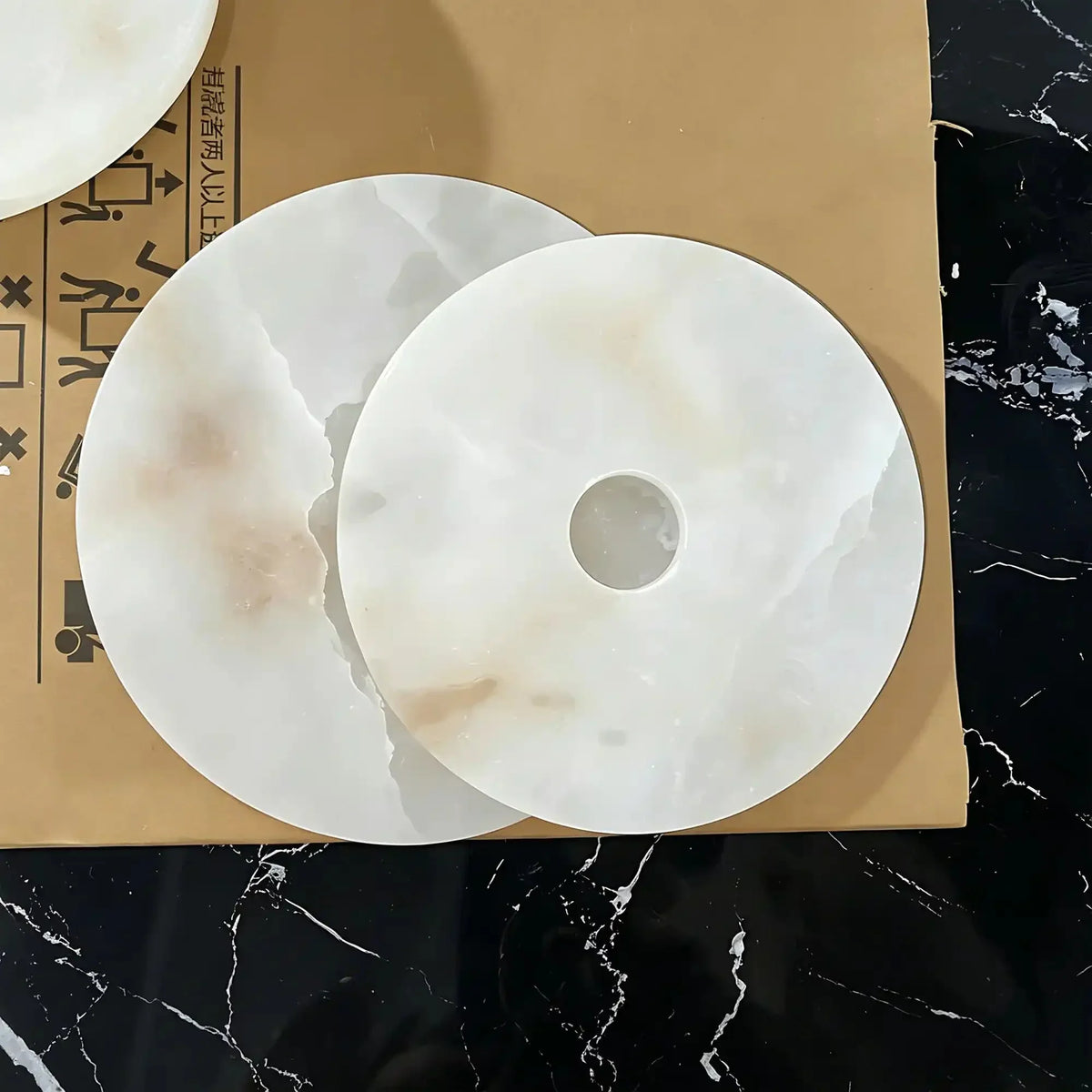 Median Alabaster Flush mount - 2 Surface - Bronzegayusan